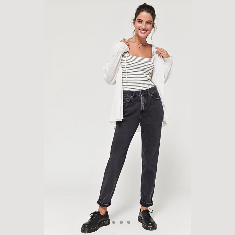NWOT - BDG Urban Outfitters High-Waisted Mom Jean – Washed Black - Size 25